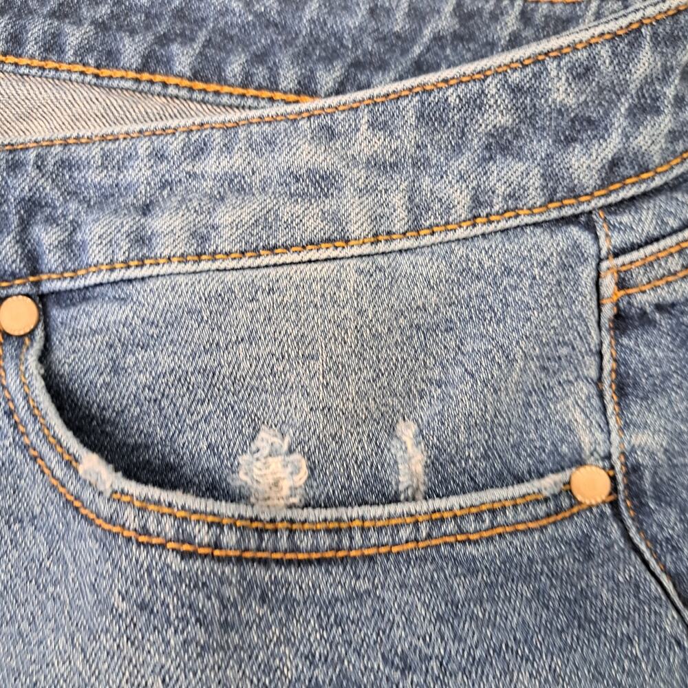 Torrid Denim Mid Rise 5" Blue Jean Shorts Women's Plus 20 - Picture 4 of 8